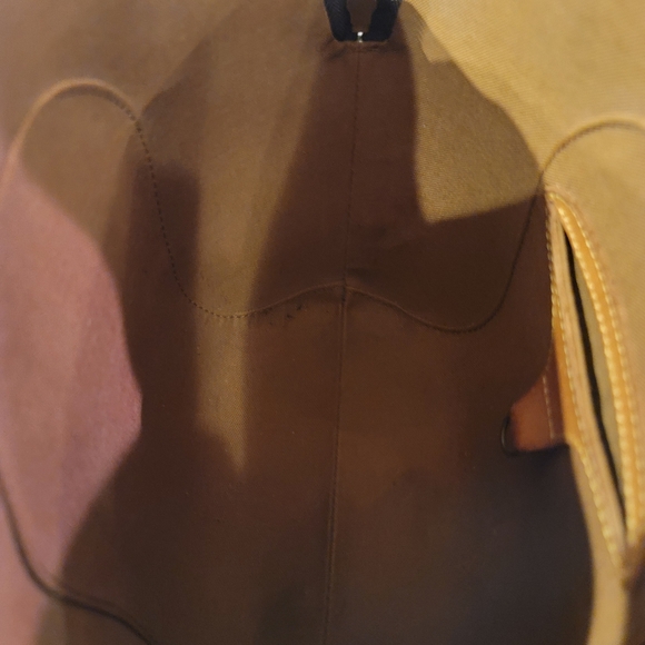 Louis Vuitton Monogram Ellipse - Picture 11 of 17